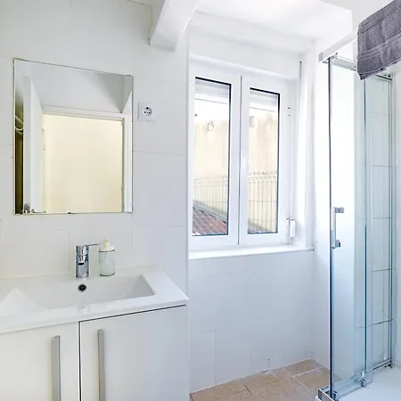 Portucale ! Cosy 2 Bedroom Campo Ourique アパート *