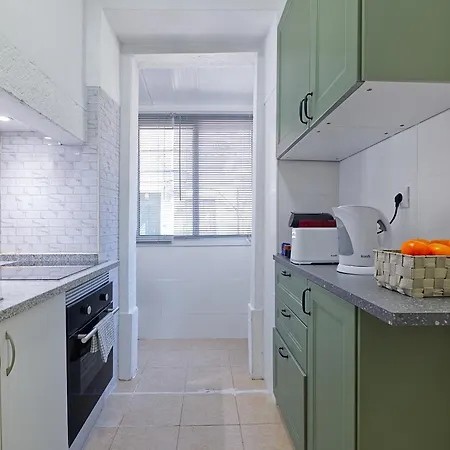 Апартаменты Portucale ! Cosy 2 Bedroom Campo Ourique *