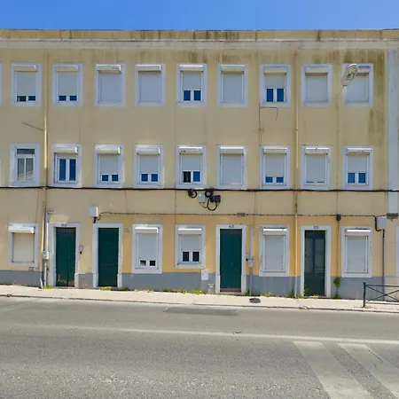 Portucale ! Cosy 2 Bedroom Campo Ourique Апартаменты