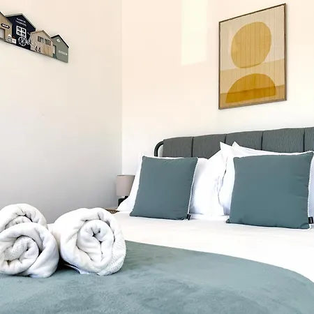 Portucale ! Cosy 2 Bedroom Campo Ourique * Лиссабон