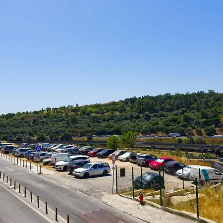 Portucale ! Cosy 2 Bedroom Campo Ourique Апартаменты Лиссабон