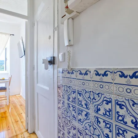 Portucale ! Cosy 2 Bedroom Campo Ourique アパート