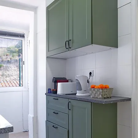 Portucale ! Cosy 2 Bedroom Campo Ourique Апартаменты Лиссабон