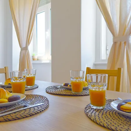 Portucale ! Cosy 2 Bedroom Campo Ourique アパート リスボン